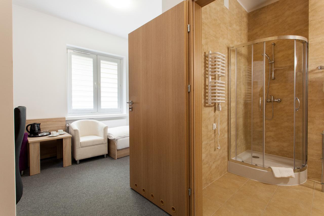Dom Studenta Nr 1 Ans W Koninie Hostel Konin  Εξωτερικό φωτογραφία